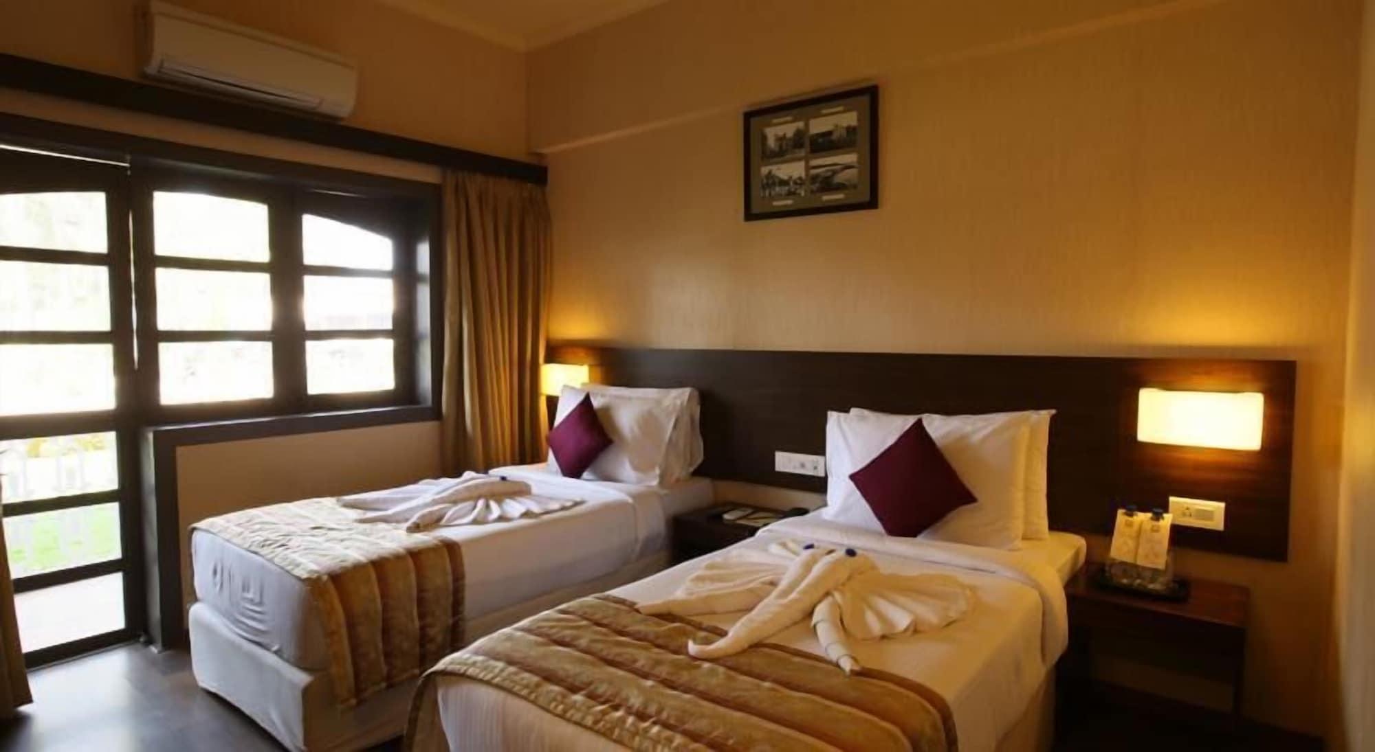 Marquis Beach Resort Candolim Bagian luar foto