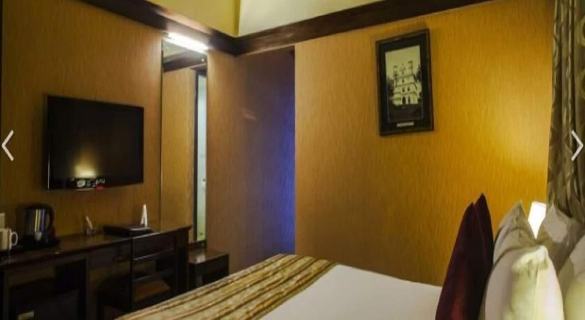 Marquis Beach Resort Candolim Bagian luar foto