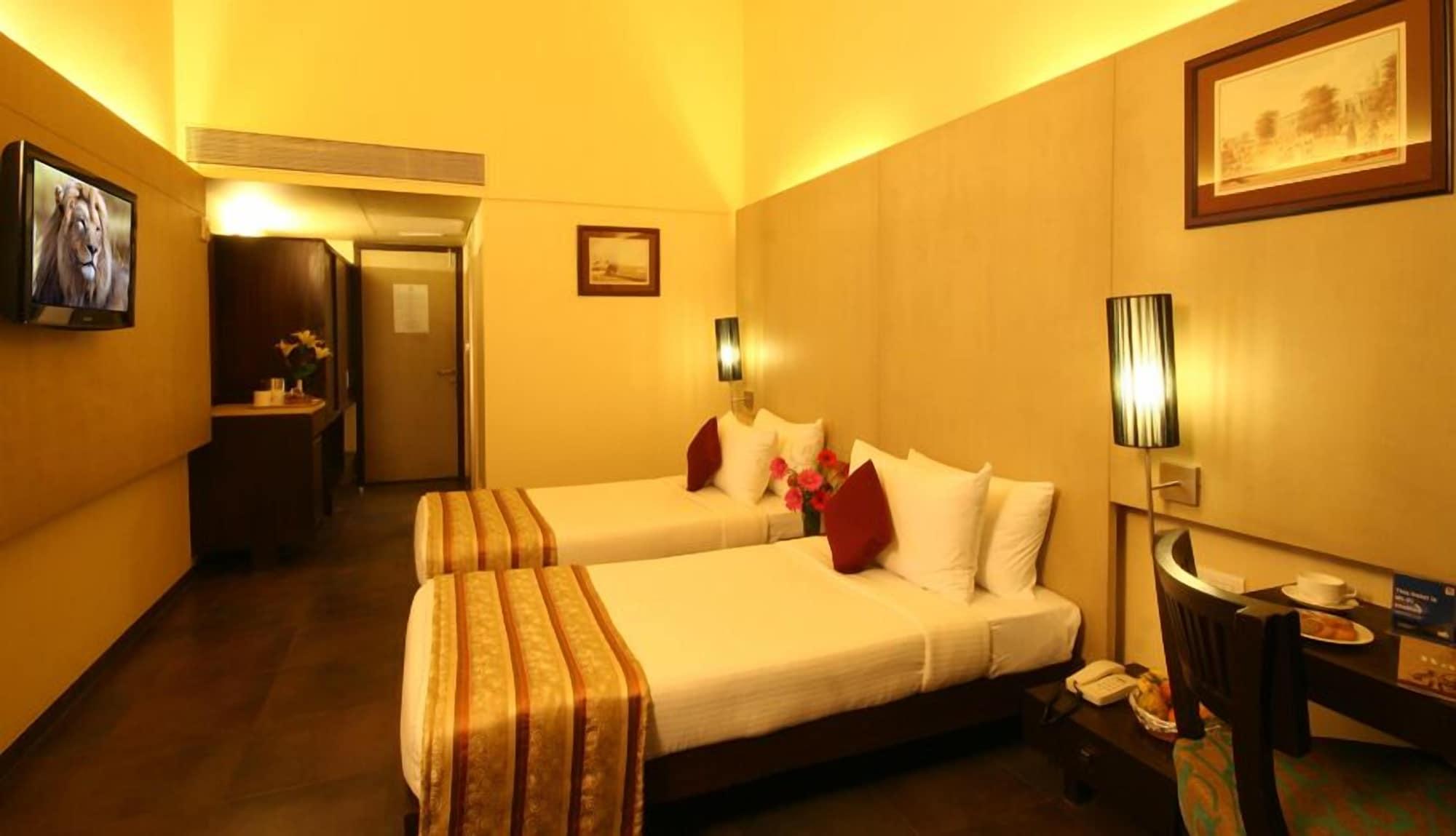 Marquis Beach Resort Candolim Bagian luar foto