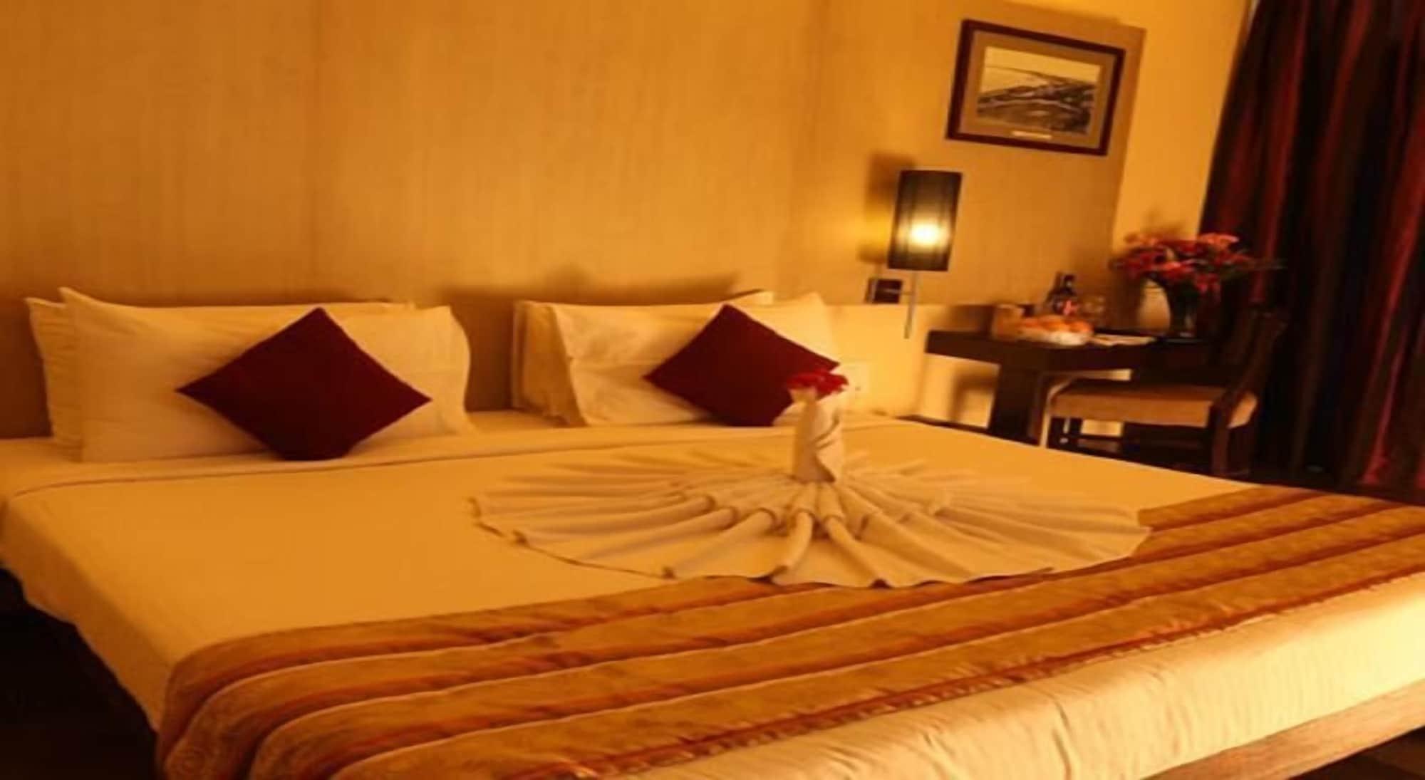 Marquis Beach Resort Candolim Bagian luar foto
