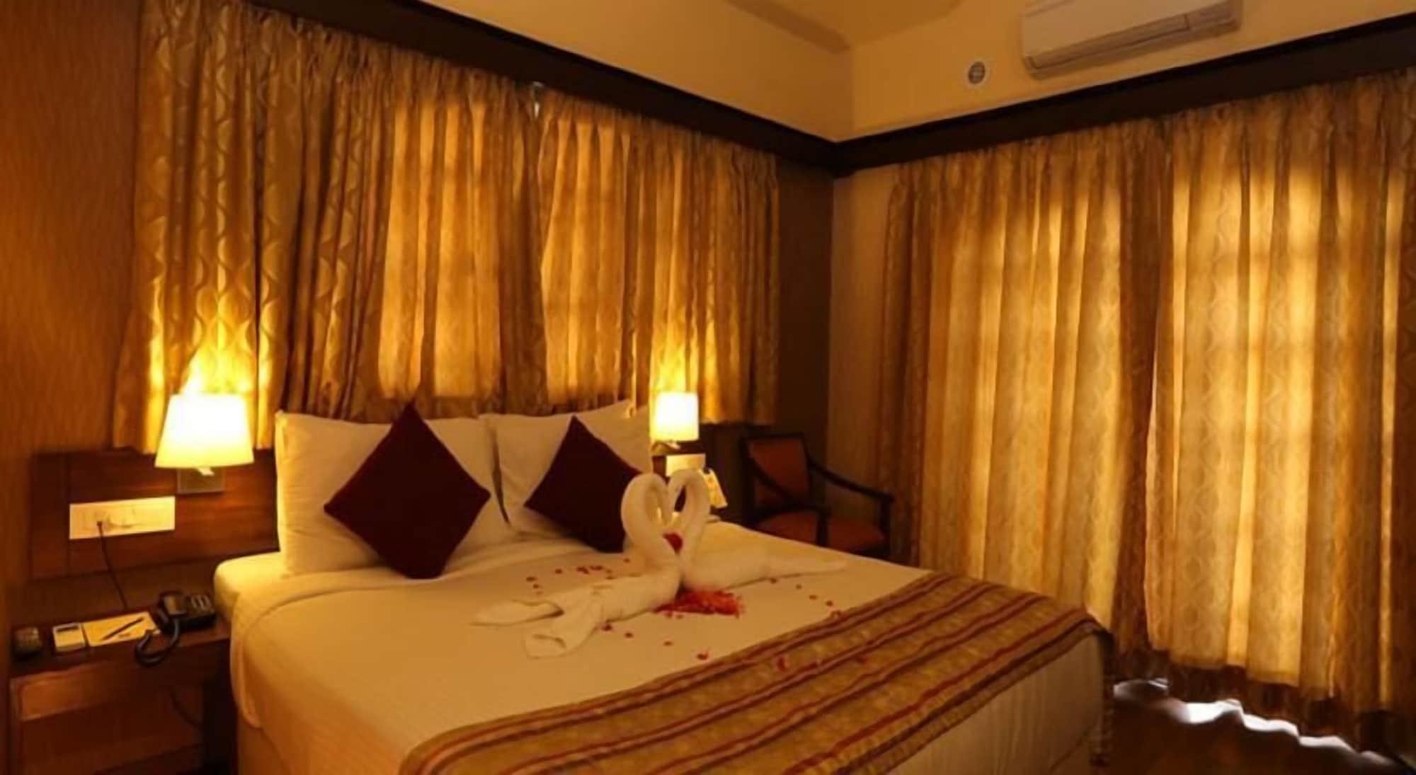 Marquis Beach Resort Candolim Bagian luar foto