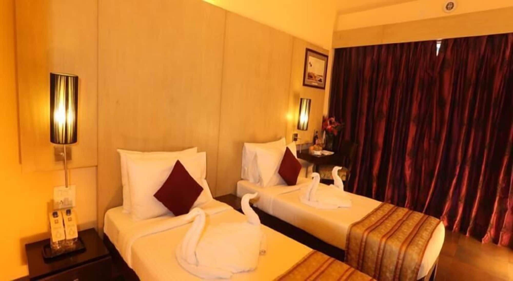 Marquis Beach Resort Candolim Bagian luar foto