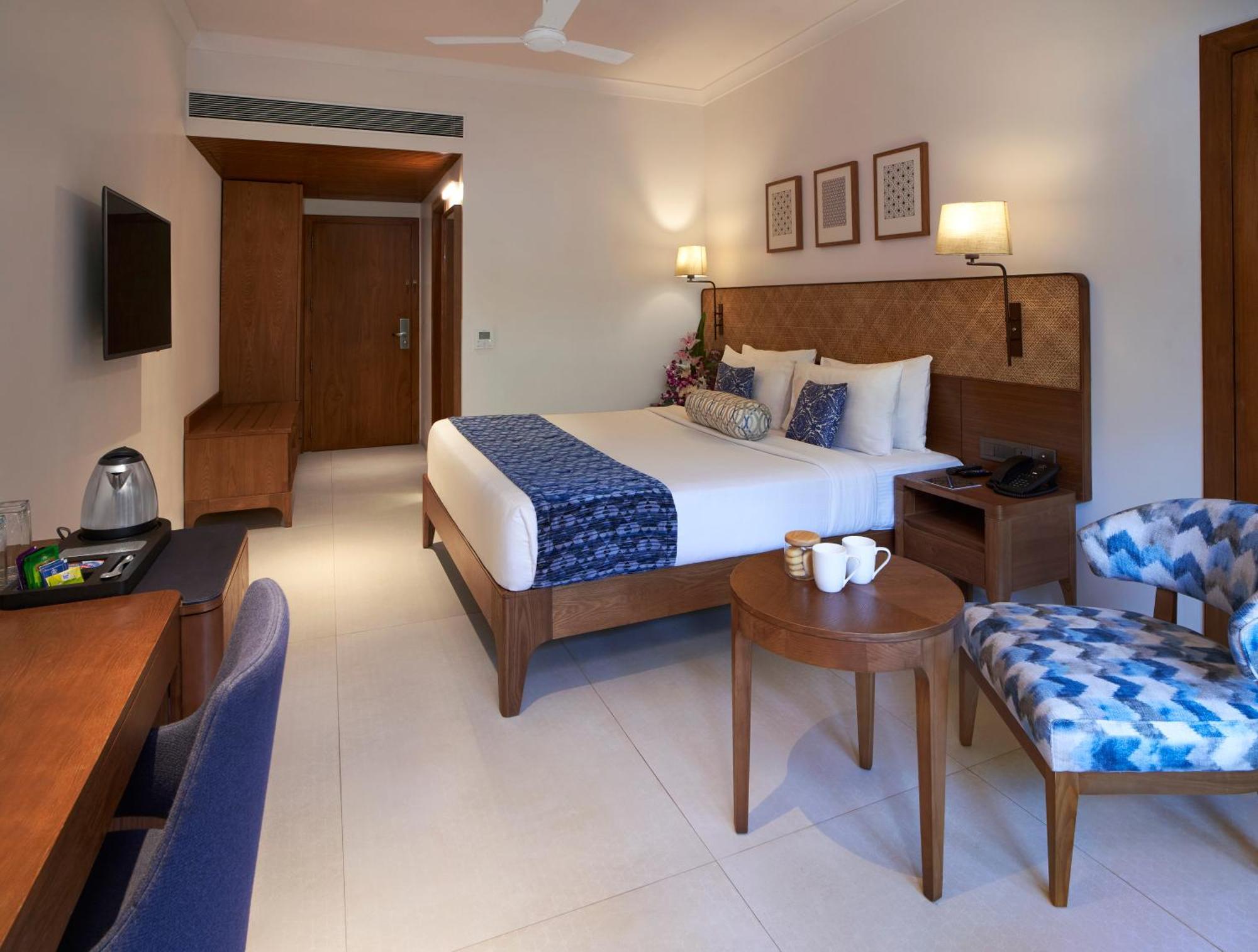 Marquis Beach Resort Candolim Bagian luar foto