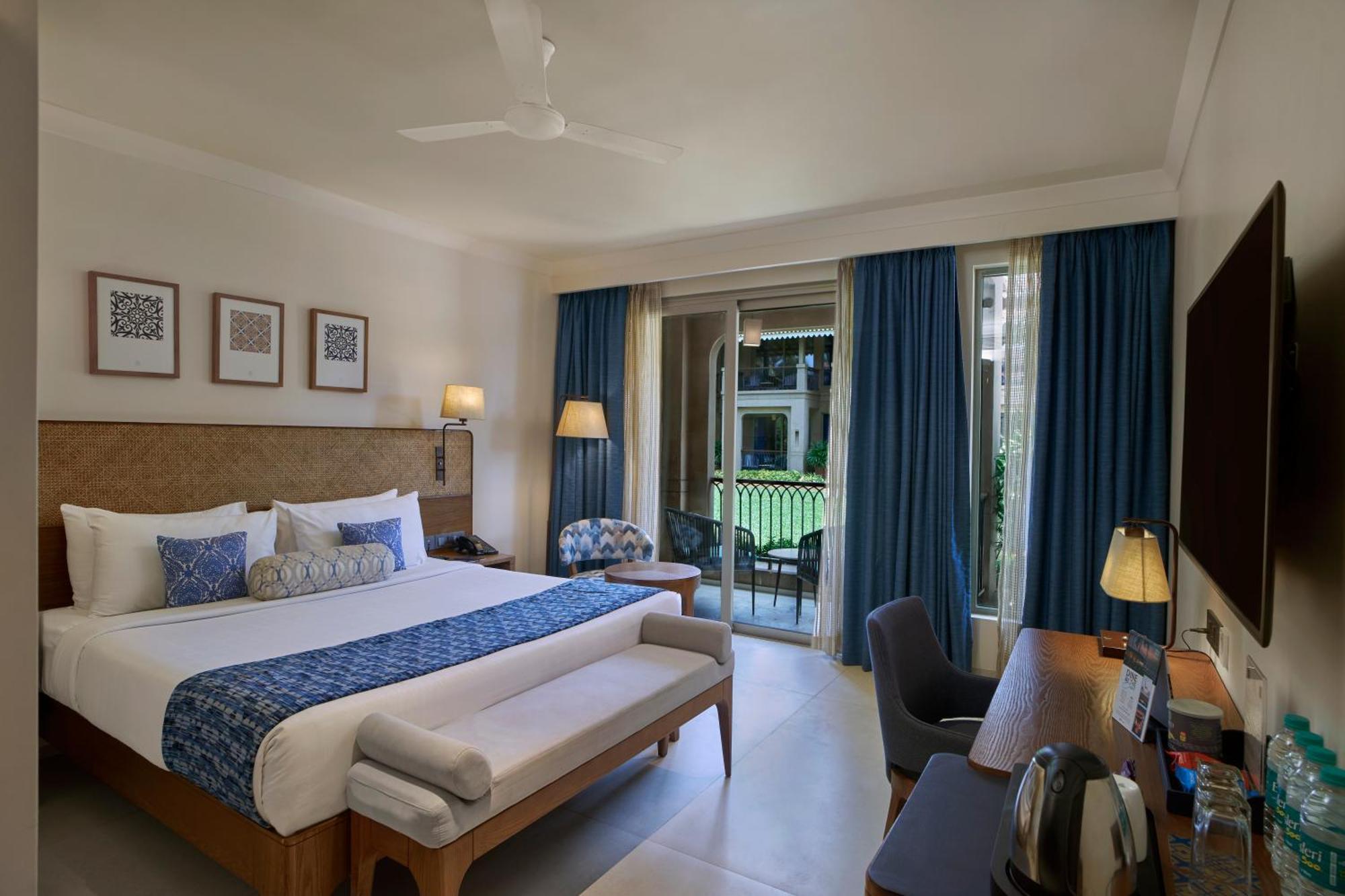 Marquis Beach Resort Candolim Bagian luar foto