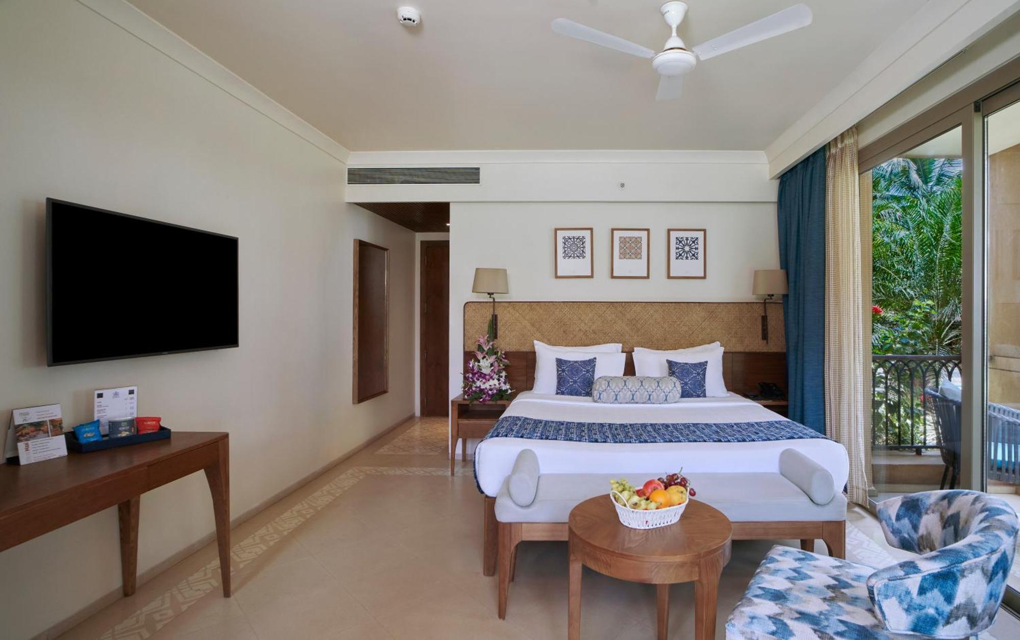 Marquis Beach Resort Candolim Bagian luar foto