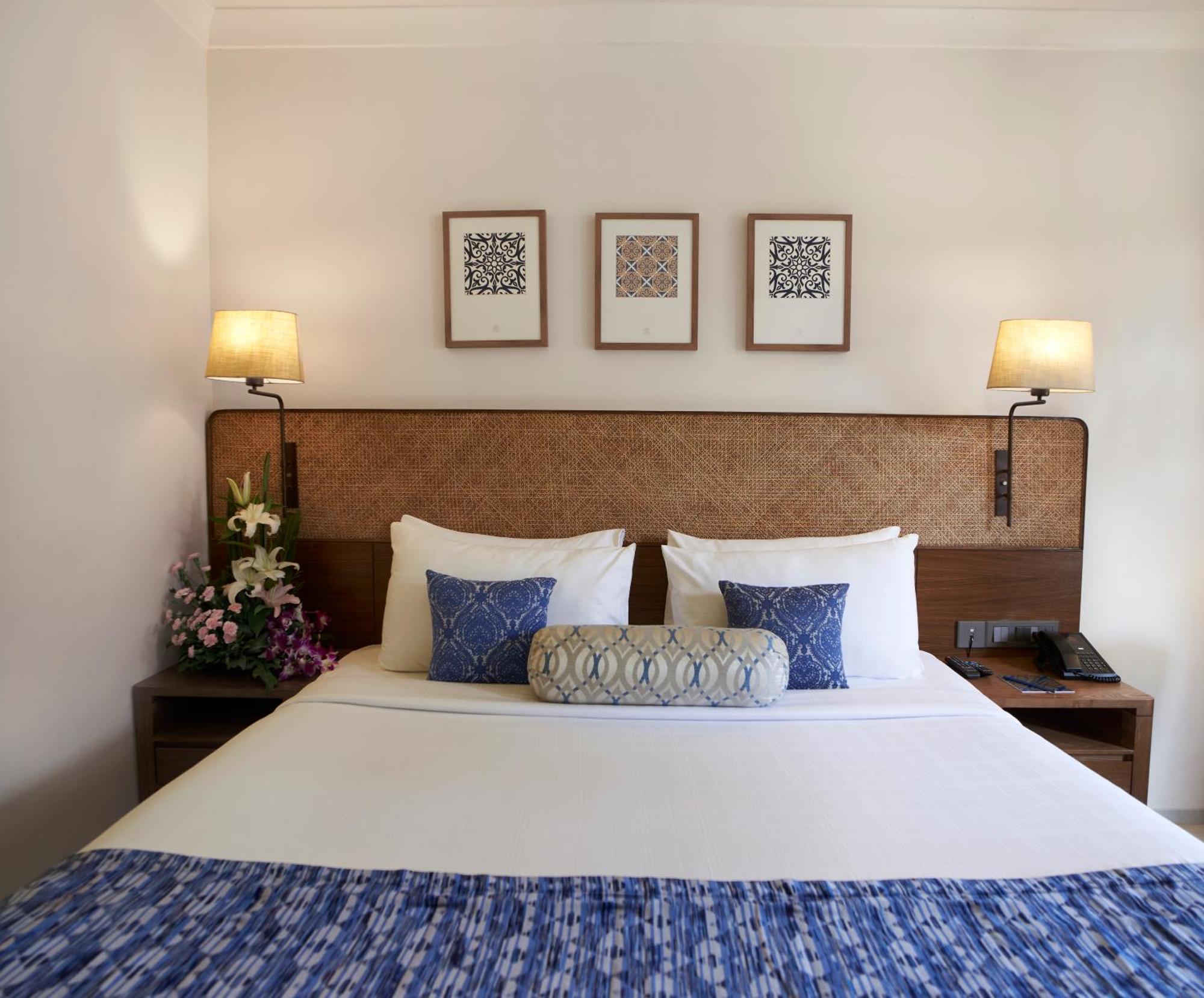 Marquis Beach Resort Candolim Bagian luar foto