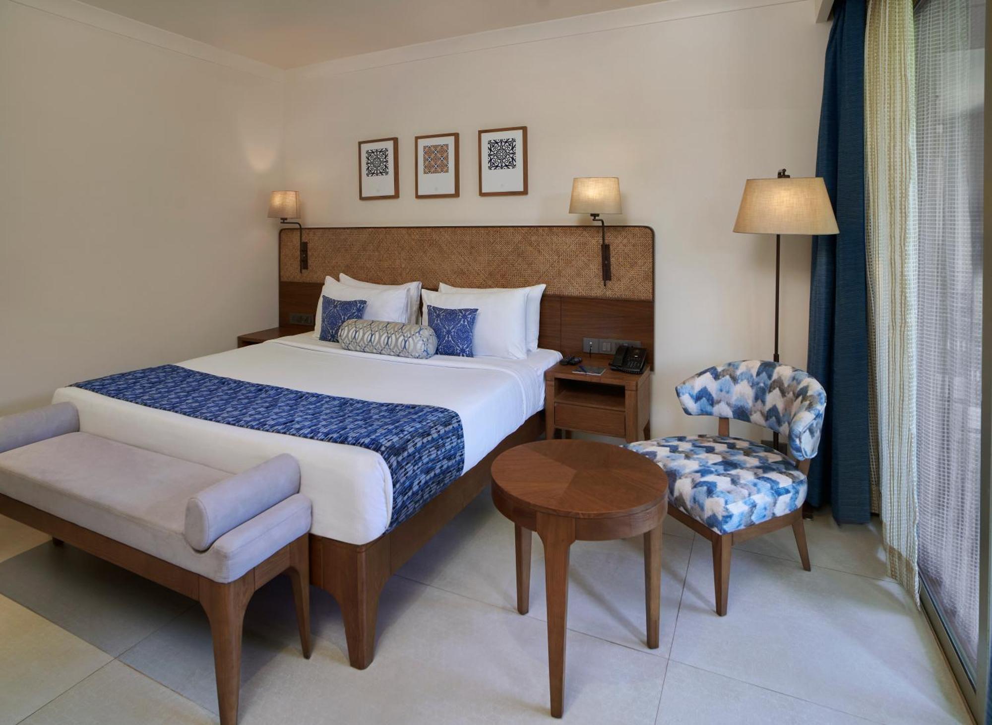Marquis Beach Resort Candolim Bagian luar foto