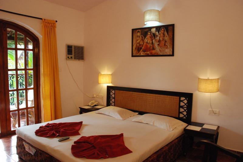 Marquis Beach Resort Candolim Bagian luar foto