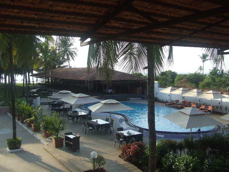 Marquis Beach Resort Candolim Bagian luar foto
