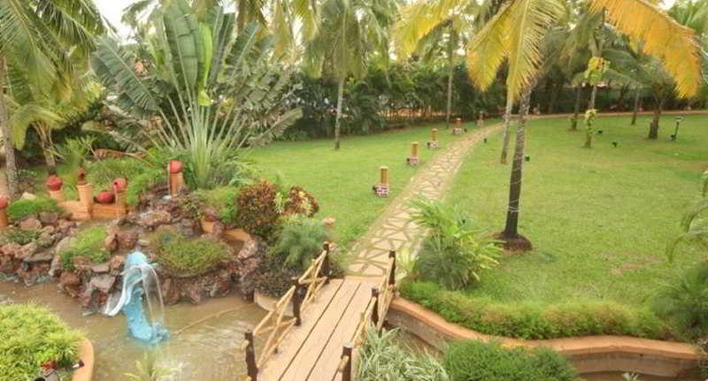Marquis Beach Resort Candolim Bagian luar foto