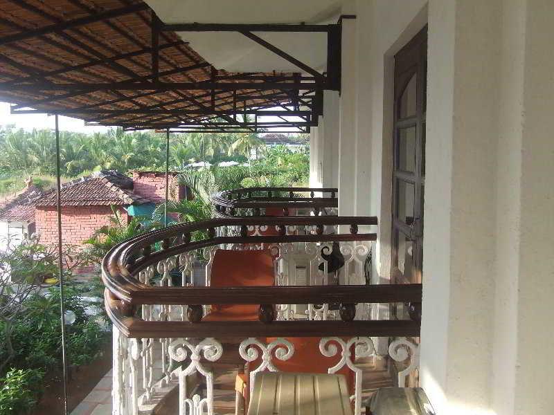 Marquis Beach Resort Candolim Bagian luar foto