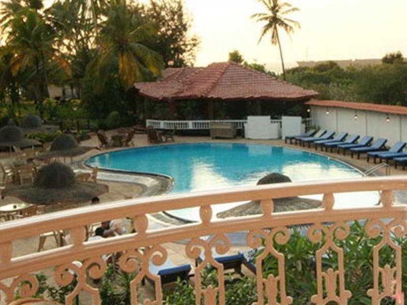 Marquis Beach Resort Candolim Bagian luar foto