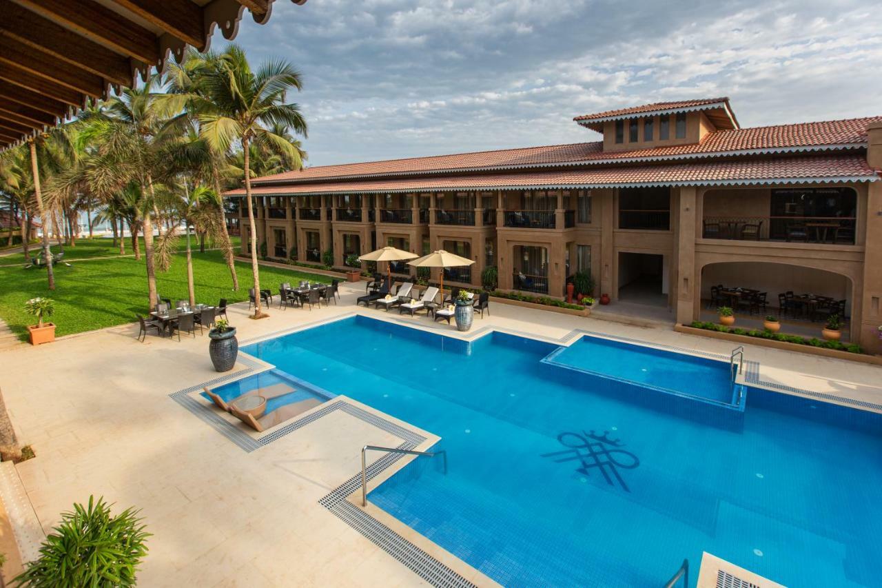 Marquis Beach Resort Candolim Bagian luar foto